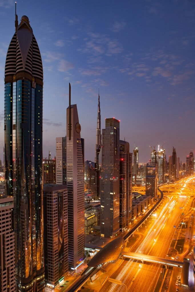 Skyline di Dubai al tramonto